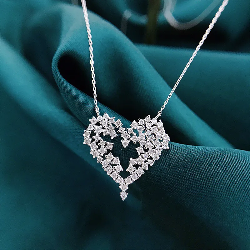 Choucong Brand Heart Pendant Luxury Jewelry Top Sell 925 Sterling Silver Round Cut White Topaz CZ Diamond Gemstones Eternity Party Women Clavicle Necklace Gift