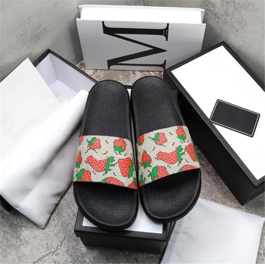 2022 nouvelles pantoufles de créateurs Hommes Femmes diapositives avec sac à poussière Chaussures Bloom Web imprimé floral noir à la fraise Slide Cuir Caoutchouc rouge Sandales Summer Flat Slipper 35-45