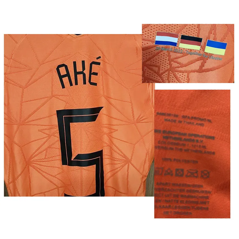 Textile à domicile 2022 Match usé Playe Issue Ake F. de Jong Bergwijn Wijnaldum Dumfries avec ensemble pour Ukraine Soccer Patch Badge