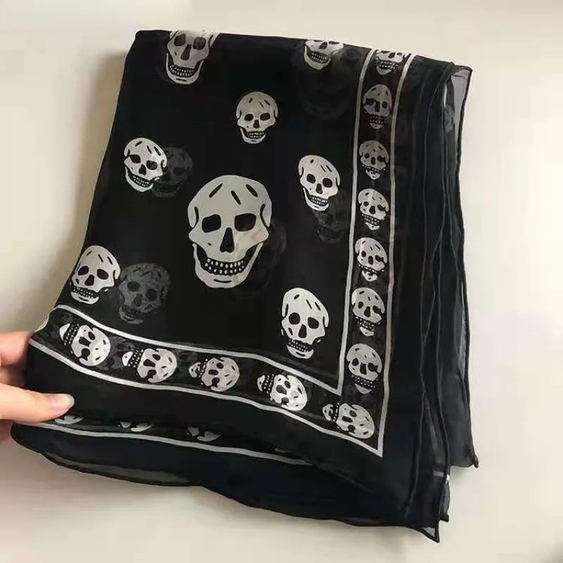 SCHERVES Summer Beach Square Shawl Ladies Designer Skull Print Chiffon Diarf Asslim Hijab for Women Luxury Skeleton Wrap 1cm 1cmscarves