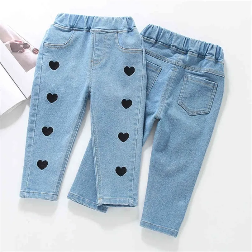 Jeans bébé jeans de motif cardiaque pour filles jeans de style décontracté filles de printemps automne