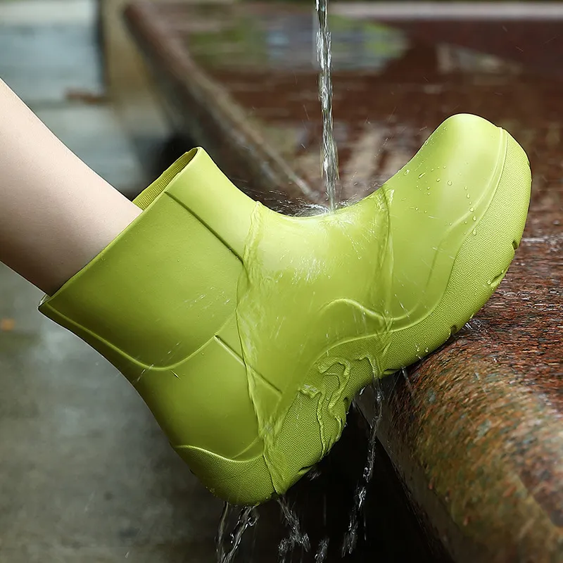 الصلبة في الهواء الطلق للماء السيدات أحذية المطر سميكة وحيد تصميم النساء rainboots خفيفة الوزن إيفا الانزلاق على الفتيات منصة الكاحل الأحذية