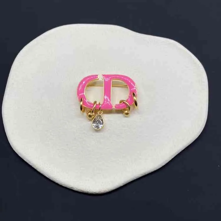 Diseño joya rosa agua gota diamante broche tendencia personalidad temperamento rosa accesorios dulce niña sujetador versátil