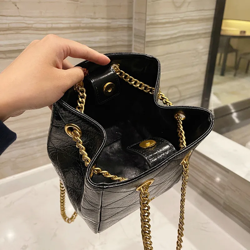 2022Ssw Classic Mini Bucket Bags Oil Wax Leather Calfskin Crack Soft Gold Meatal Hardware Cross Body Shoulder France Lady Luxury Outdoor Sacoche Handbags 16*15CM