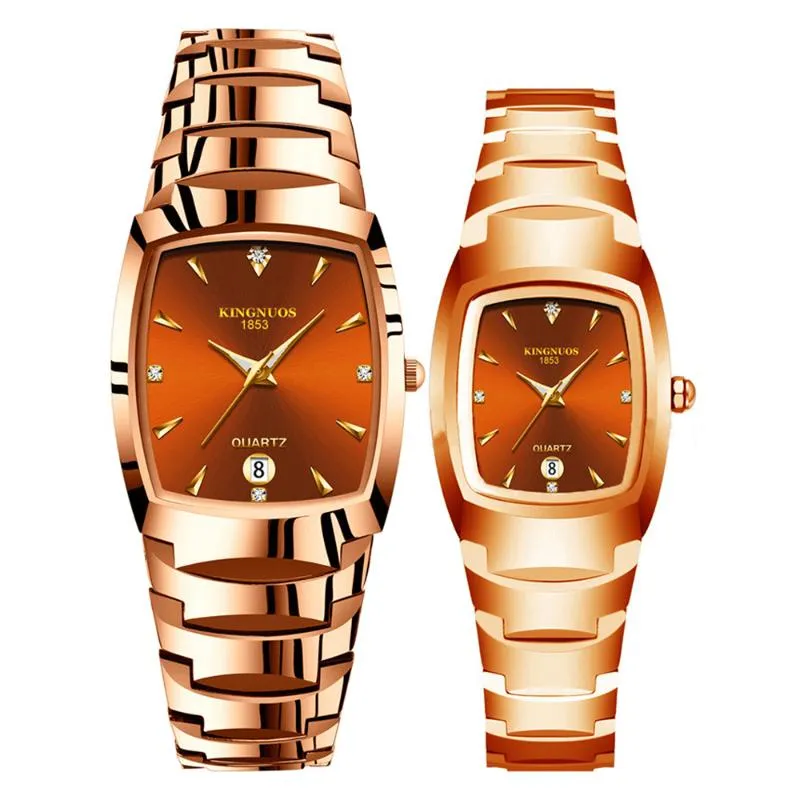 Montres-bracelets Kingnuos Quartz pour les amateurs de tungstène en acier couleur café or mode couple montres hommes et femmes 1 paire de montres-bracelets