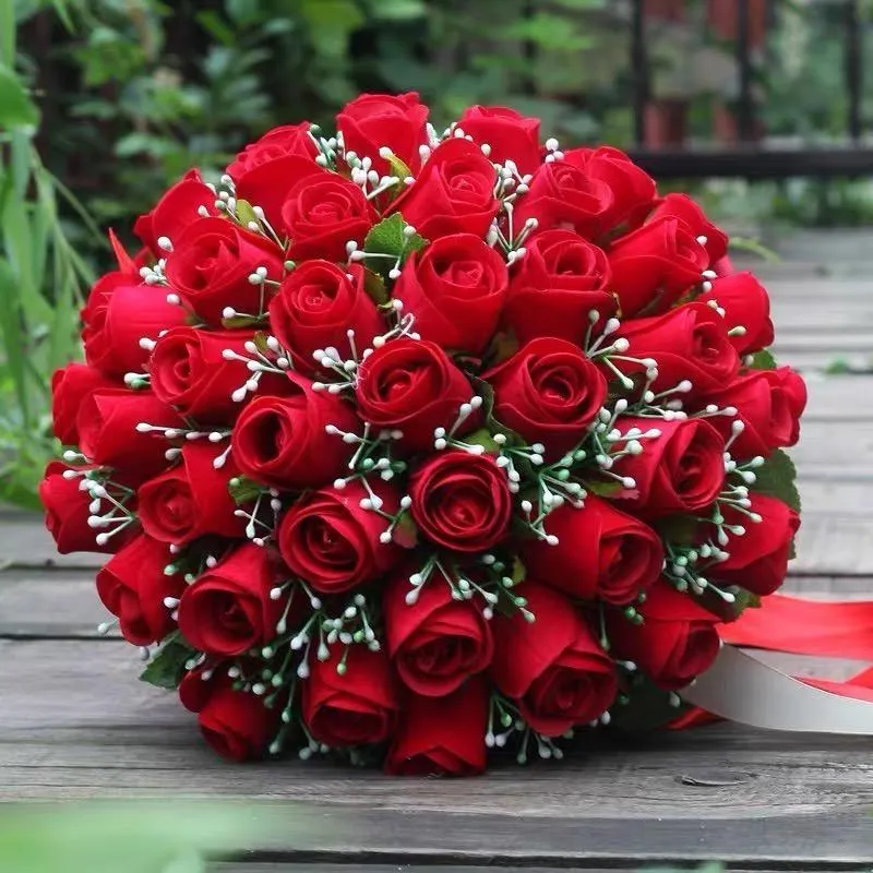 Couronnes de fleurs décoratives Bouquet de haute qualité mariée tenant mariage Satin fleur éternelle Simulation rouge Rose pographie Bouquet décoratif