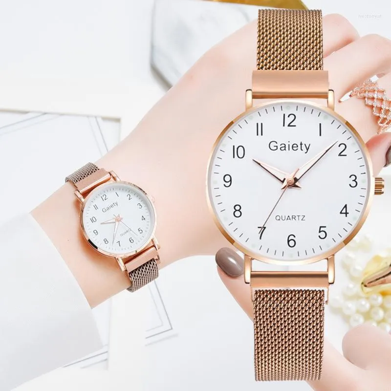 腕時計のシンプルなビンテージ小さなダイヤル時計甘いマグネットメッシュストラップスポーツローズゴールドリスト時計ギフトファッション女性監視hect22