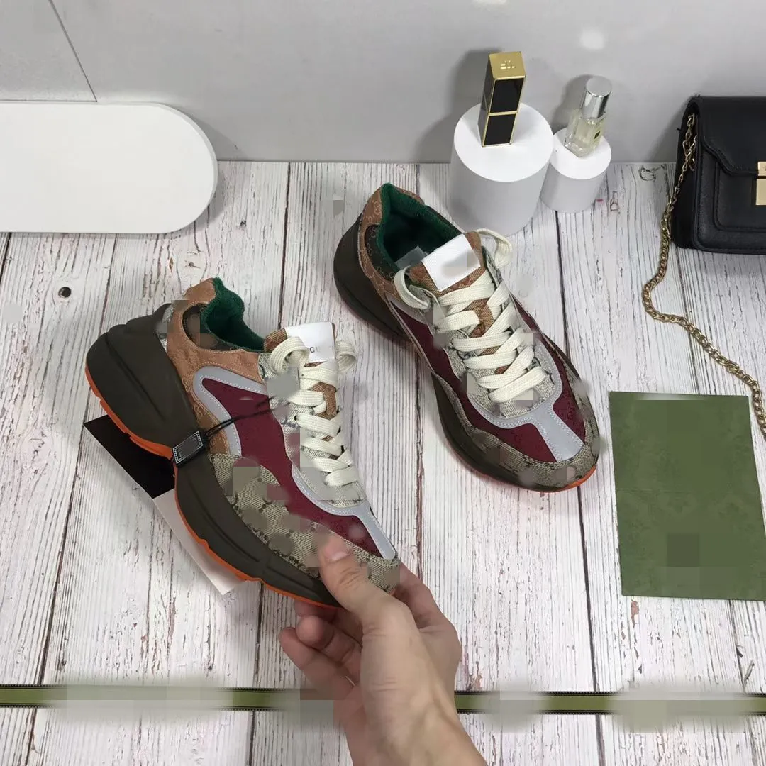 2023 Designer shoes Rhyton Sneakers Beige Men Trainers Vintage Luxury Chaussures Ladies size 35 45 No0017