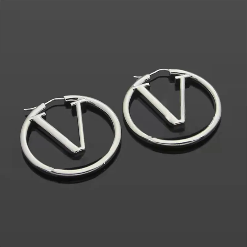 2022 New designer hoop earring Fashion v earring for Women High Quality Titanium Steel S925 Silver Stud Earrings