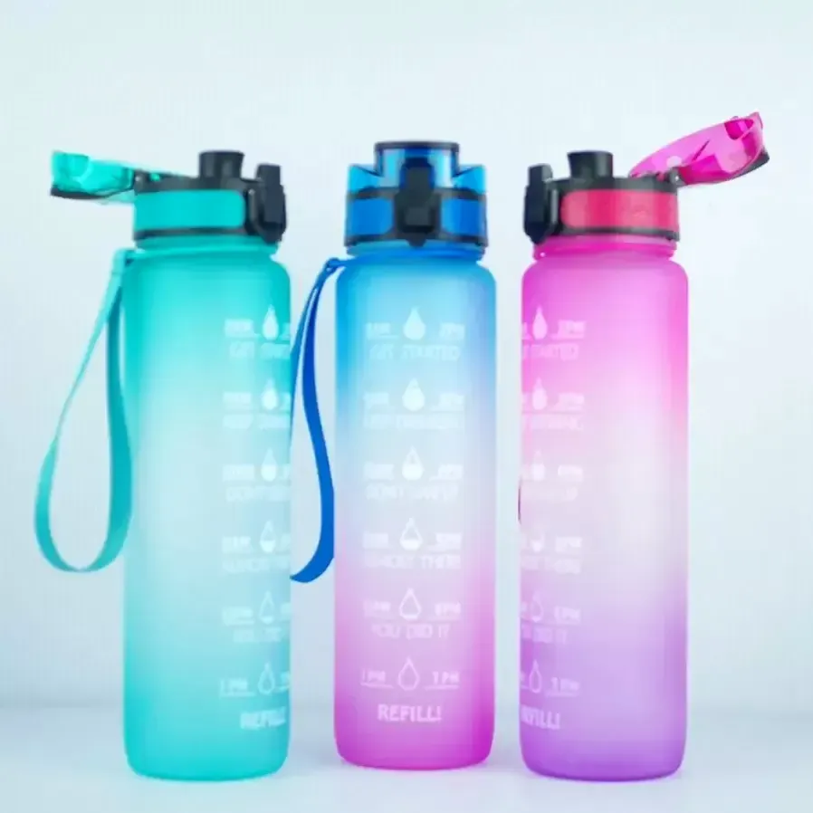 1000 ml Farbverlauf Ein-Klick-Öffnung Fliptop-Federdeckel 32OZ Motivations-Fitness-Outdoor-Sport-Wasserflasche mit Zeitmarkierung PRO232
