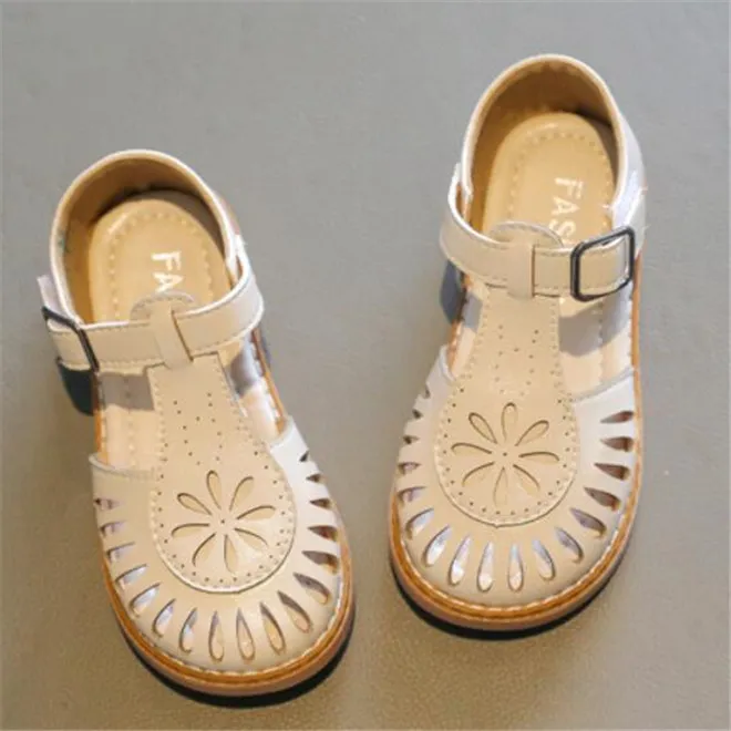 2022子供の女の子の赤ちゃん新しい子供の中空アウト柔らかい唯一の靴ファッションAquila Clanga Princess Beach Sandal