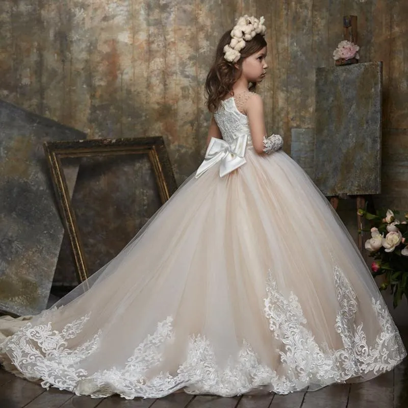 Flickans klänningar Flower Girl Dress Princess Ivory Lace Applique Tulle Satin Bow Ball Gown Baby LongeeLeses First Communion Dressgirl's