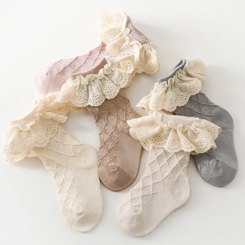 Chaussettes mignonnes en dentelle à volants pour bébé, chaussettes de printemps et d'automne en coton doux pour nouveau-né fille, chaussettes de sol princesse pour enfants