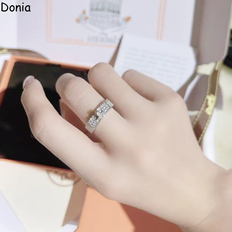 Anillo de lujo de Donia Jewelry Exagerated European y American Fashion Full of Diamonds Pig Nariz Titanium Micro-Set Designer creativo de circón con caja