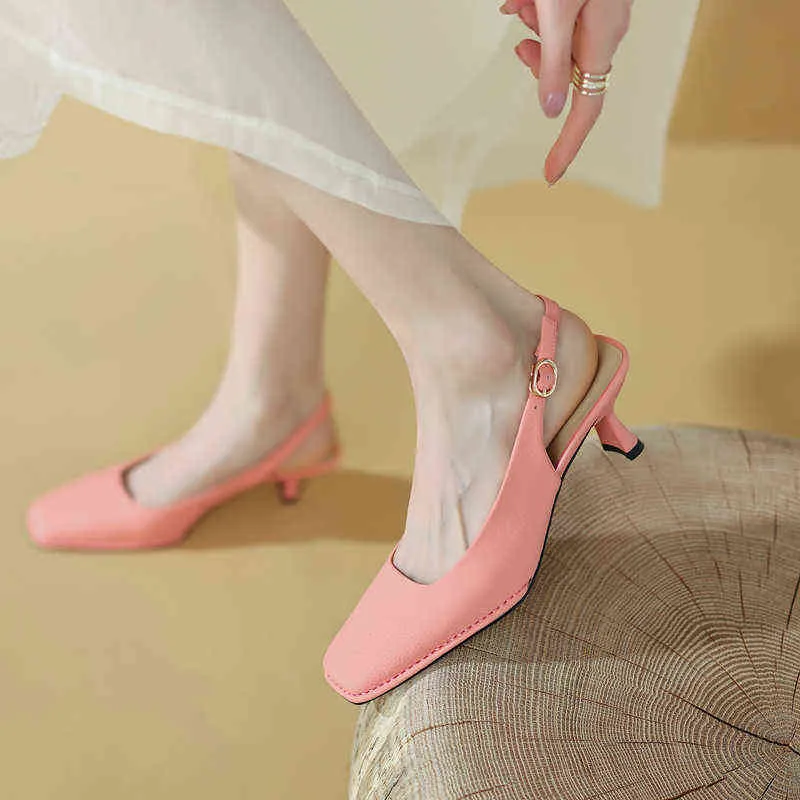 가벼운 하이힐 여성의 여름 2022 새로운 패션 바오 투 샌들 두꺼운 힐 스퀘어 헤드 백 빈 싱글 신발