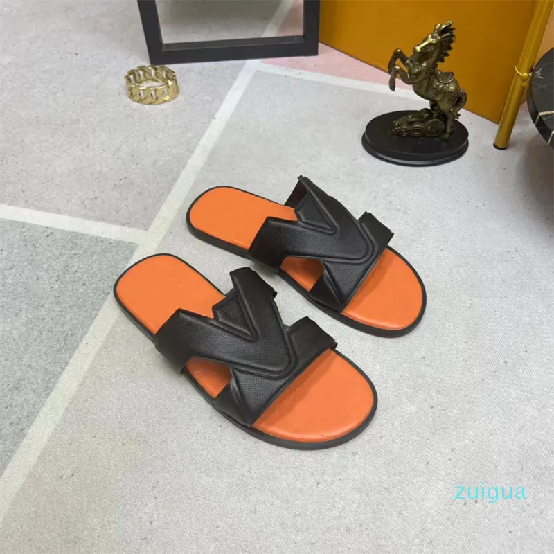 Designer leather slippers Fashion flat beach outdoor men's casual sandals