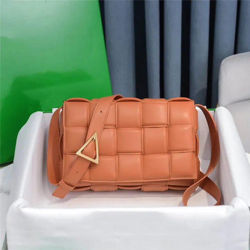 DHgate.com:BottegVenetas Cassettes Bags Luxury Chain