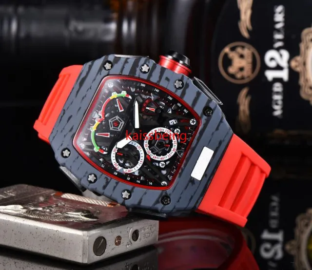 New Men Watch Casual Sports Watch Stylish dial design Dirt resistant silicone strap quartz watches AAWA