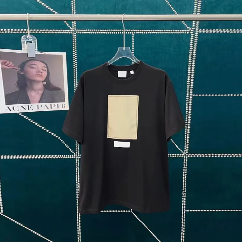 Designer toppar t-shirt kvinnors sommar webbkändis med mode kort ärm t skjortor andas svart svart högkvalitativ par besättningshalsgrafisk tryckning t-shirts
