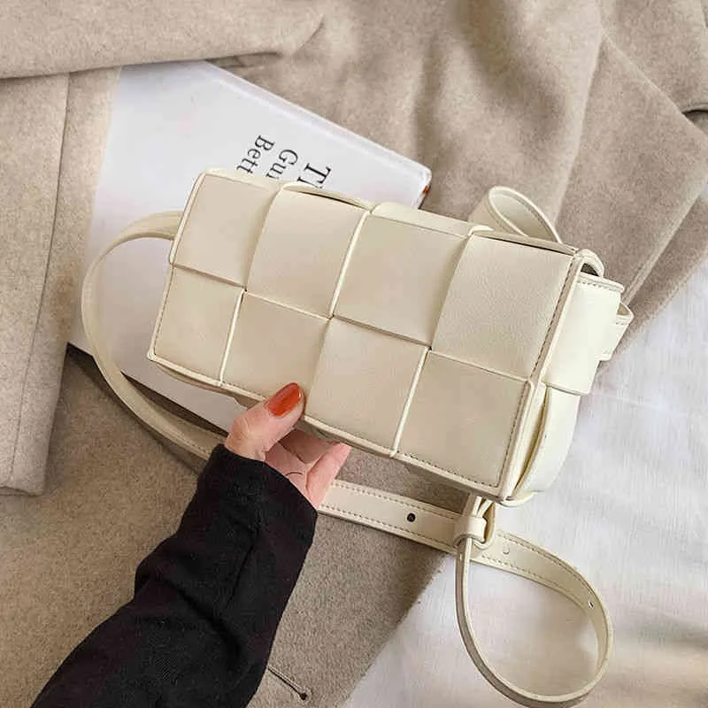 偽物 値段 ブランドVenetasのハンドバッグデザイナーBottegasの小さなネットレッド女性ファッションメッセンジャーチェストバッグ秋と冬の肩のクロスボディバッグハンドバッグ  メーカー直送便 -reem.co.in