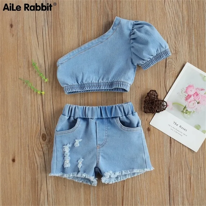 Baby Summer Clothing Girl Two Piece Set, Kid Single Shoulder Crop Tops Shirt Ripped Denim Shorts med fickor för barn 220425