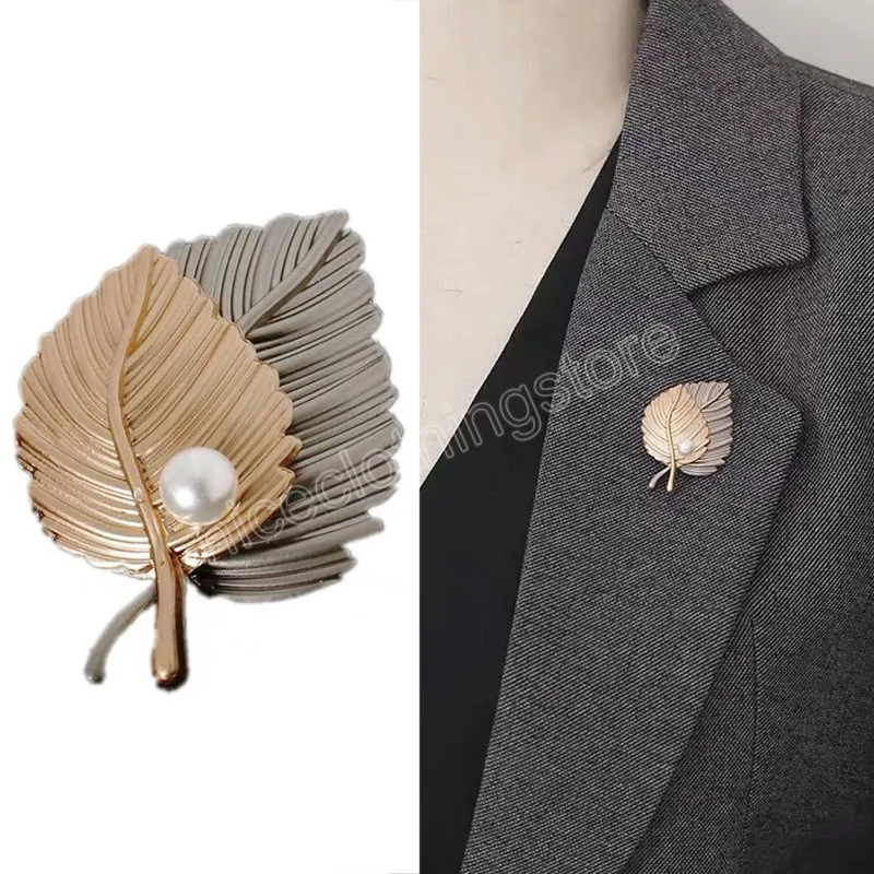 Fashion Double Color Maple Leaf Brooches Pin With Pearl Exquisite Women Lapel Pin Girl Coat Suit Clothes Decor