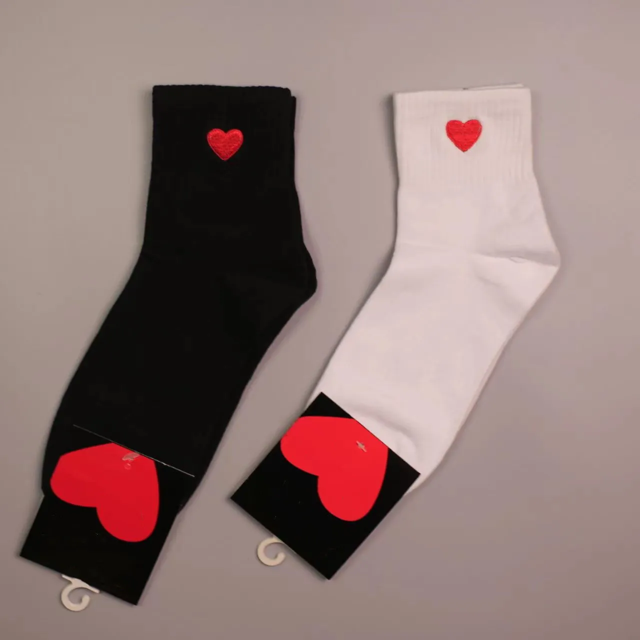 Designermode für Herren und Damen, Socken aus 100 % Baumwolle, hochwertige, niedliche, bequeme Sportsocken mit Herzmuster