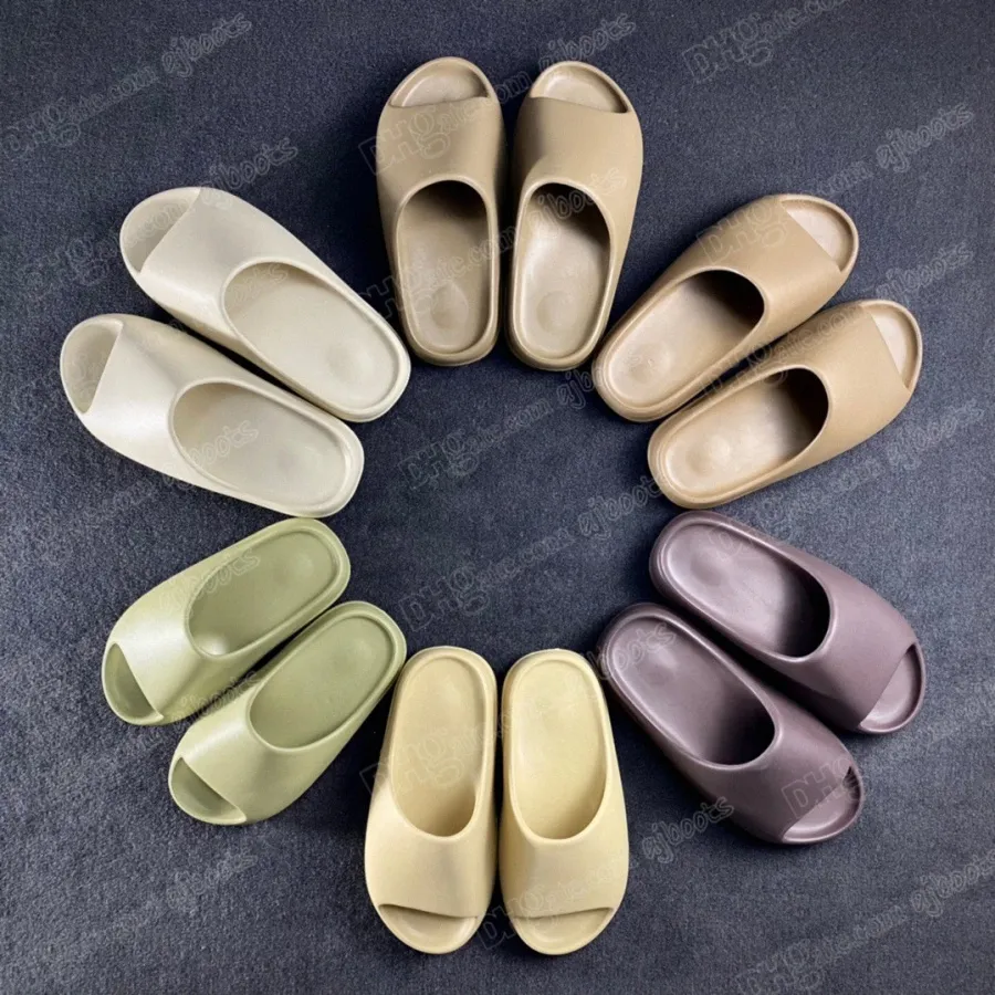 Designer Confortable Slides Slide Slipper Foam rnnr Earth Brown MXT Moon Grey Soot Core sliders Pantoufles Cream Yellow femmes mens Sandal1Q1r #