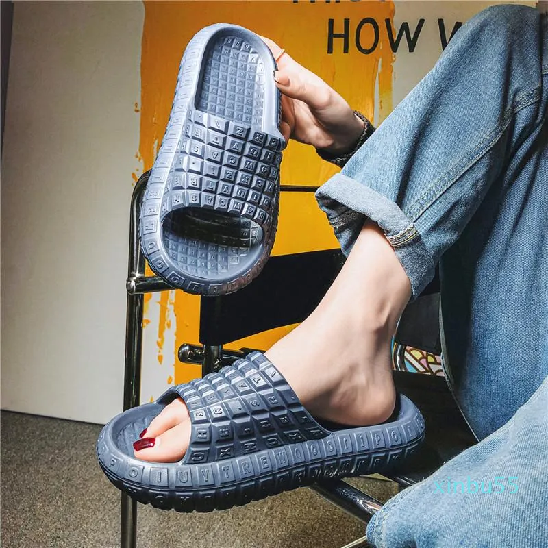 Sandalen Kreative Tastatur Slipper Für Männer Weiche Sohle Unisex Hausschuhe Outdoor Flache Freizeitschuhe Rutschen Sommer Spaß Licht