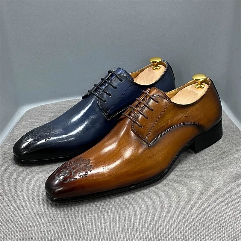 Business Shoes Men Oxford äkta ko läder spetsigt tå mode utomhus snörning högkvalitativ snidade kontor bröllopskor 220727