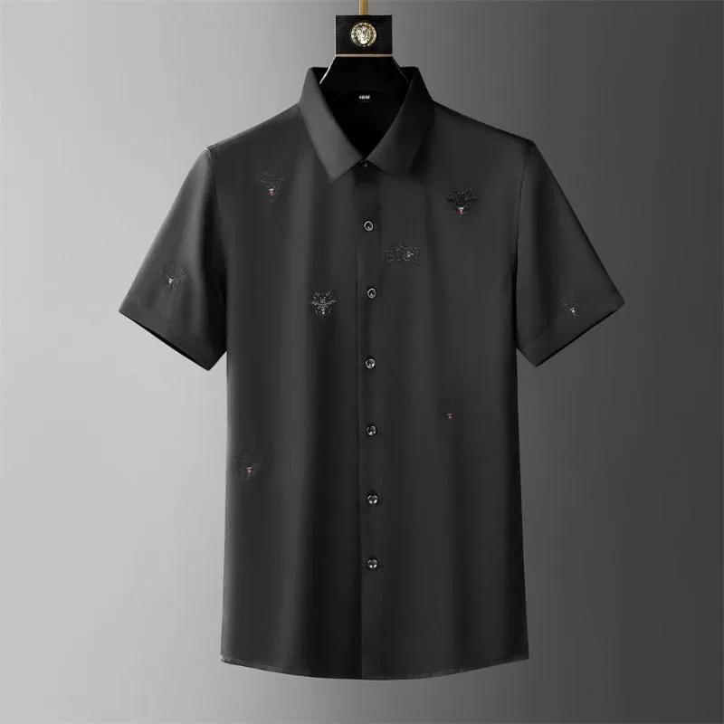 Mäns avslappnade skjortor märke broderier för män kort ärm smal affärsformell klänning social party smoking tuxedo blus streetwear 2022men's's
