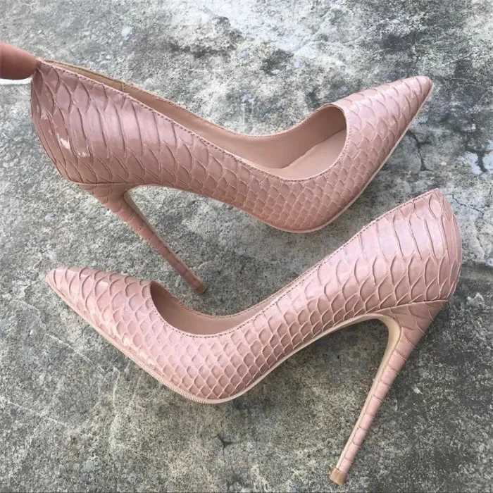 Designer-Europe et Amérique nouvelle mode couleur nue serpent chaussures à talons hauts 12cm chaussures pointues pointues, motif serpent noir 43 yards 44 yards.