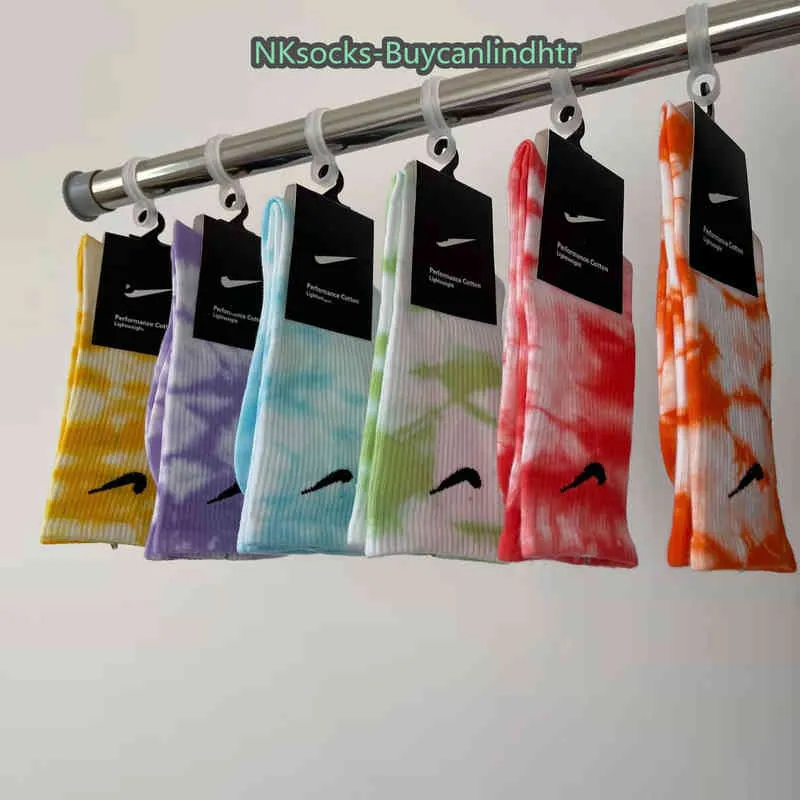 Automne hiver pur coton hommes et femmes cravate teint longues chaussettes sport haute tube marée couleur bonbon chaussette T5IZ