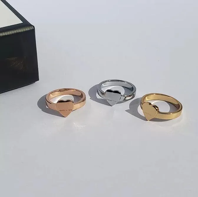 High quality designer designed titanium band ring with classic jewelry for fashionable ladies for holiday gifts