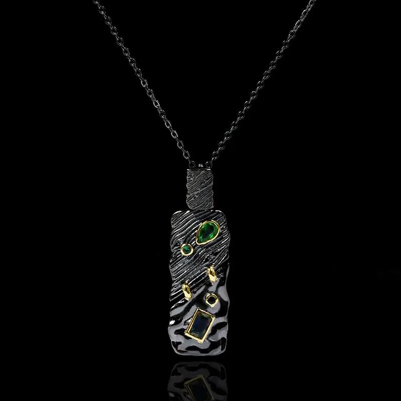 Pendant Necklaces Unique Black Gold Crack Relief Inlaid Crystal Zircon Necklace For Women Fashion Exquisite Wedding Cocktail JewelryPendant