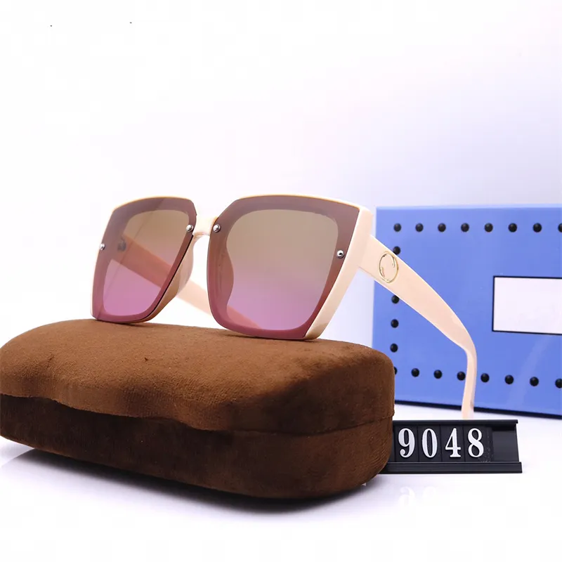 Modekekorativa solglasögonglasögon med låda för män och kvinnor full anti -reflektion mångsidig ridglasögon designer solglasögon