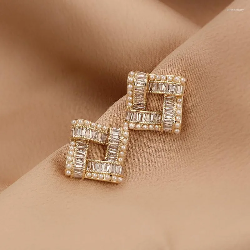 Stud Summer Moda Bling Crystal Pearl Brincos geométricos para mulheres Acessórios de jóias coreanos clássicos Wholesalestud Kirs22