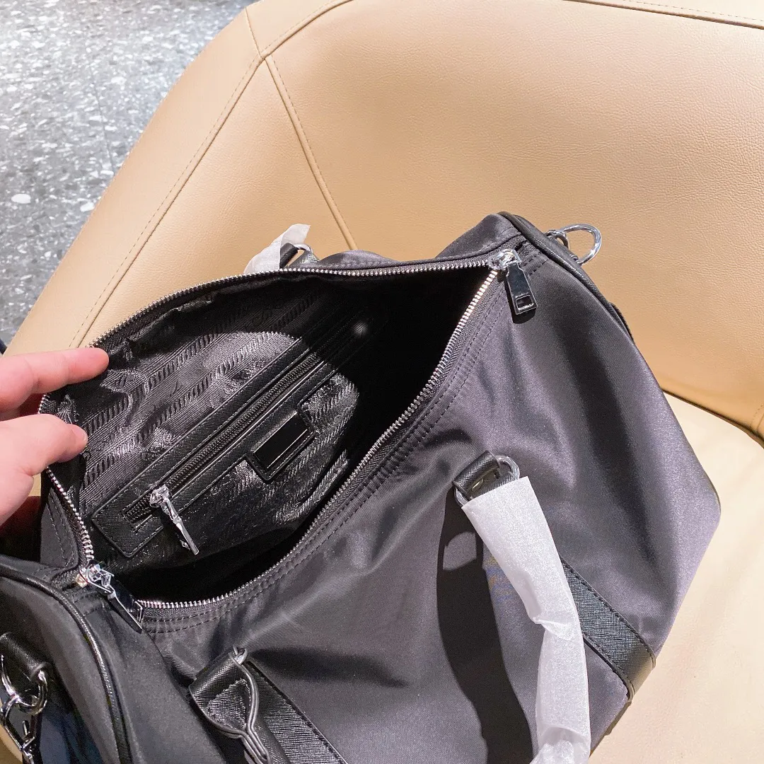 Gentleman's travel 2025 bag