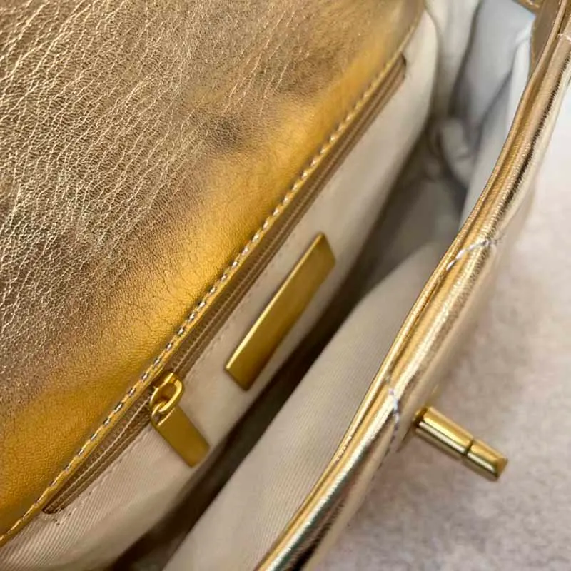 Womens Flap Crossbody Designer Bags Golden Sheepskin Classic Handbags Gold-Tone Metal Thick Handheld Chains Mini Totes Bags Shoulder Bag Handbag For Women 23/26CM ZH