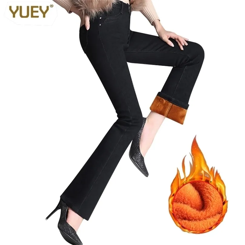yuey xsから5xlの女性が厚く冬の暖かいジーンズの高い腰のプラスサイズの伸縮性のあるベルベットの青い細いフレアジーンズライニング211102