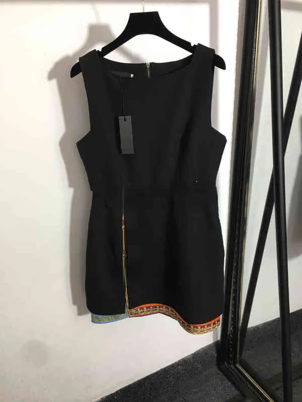 Casual Dresses Spring and Summer New Beauty Portrait Pin Decoration Fashion Splicing Sleeveless Vest Dress