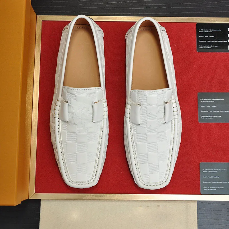 Mens Loafers 럭셔리 디자이너 남성 드레스 신발과 맨스 웨딩 슈퍼 플랫 웨딩 슈즈 스니커 패션 클래식 금속 버튼 완두콩 신발 큰 크기 38-45