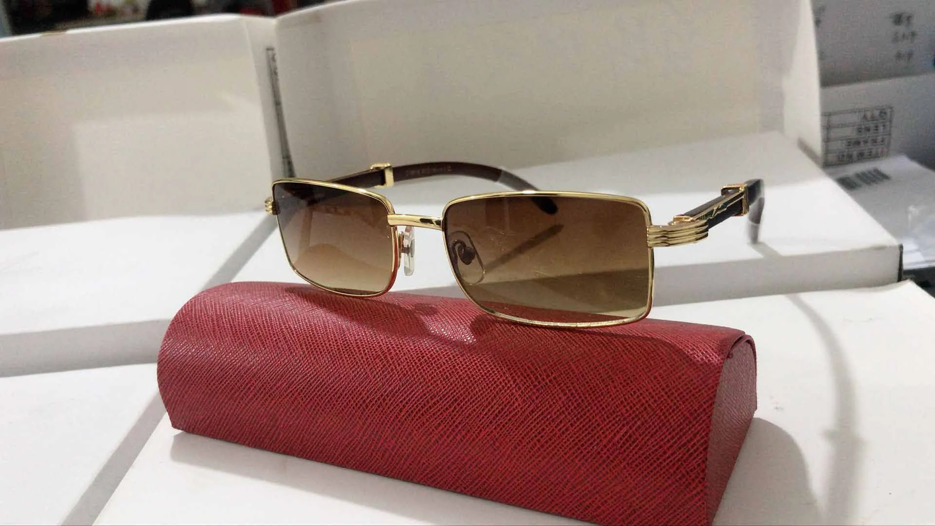 Fashion Imitation Sunglasses Designer Woman Sunglass Oversized Square Brown Lens Mens Womens Carter Glasses Gold Material Wood Frames Anti-UV400 Eyeglasses