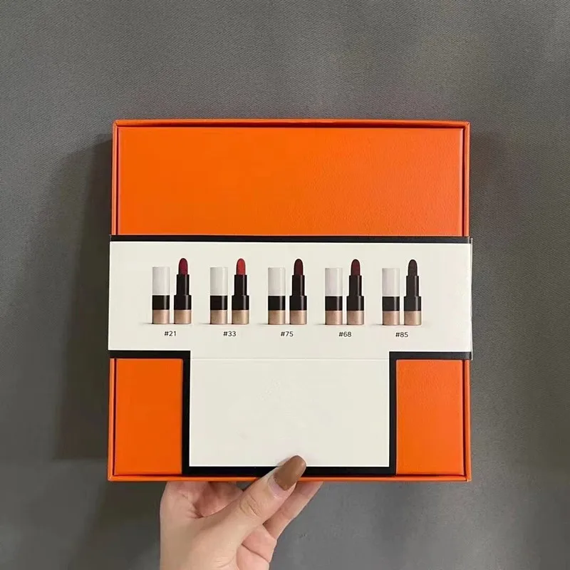 Lipstick Top Quality 5 Colors Lipstick Box Venye exclusif par les dépôts est d'accord 21/33/75/68/85 kit 1,5 g x 5pcs / box