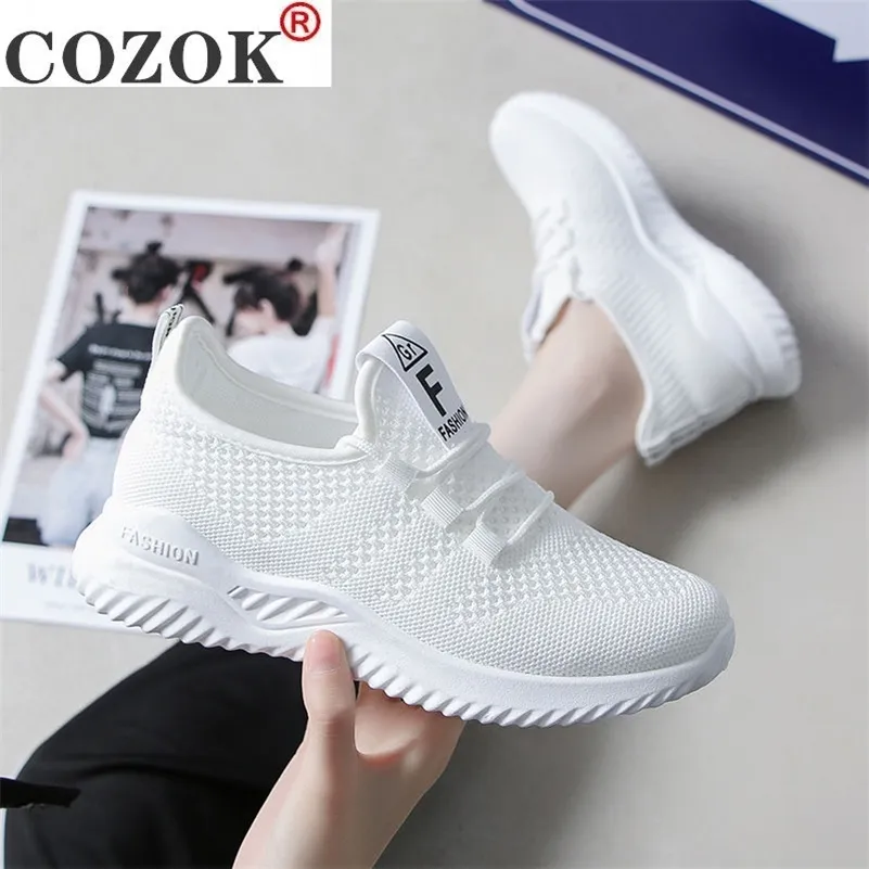 Höhenhöhe Schuhe Mesh Sneakers Studentinnen Frühling Sommer Frauenschuhe koreanische Mode Rennen weißer Schuh atmungsaktiv