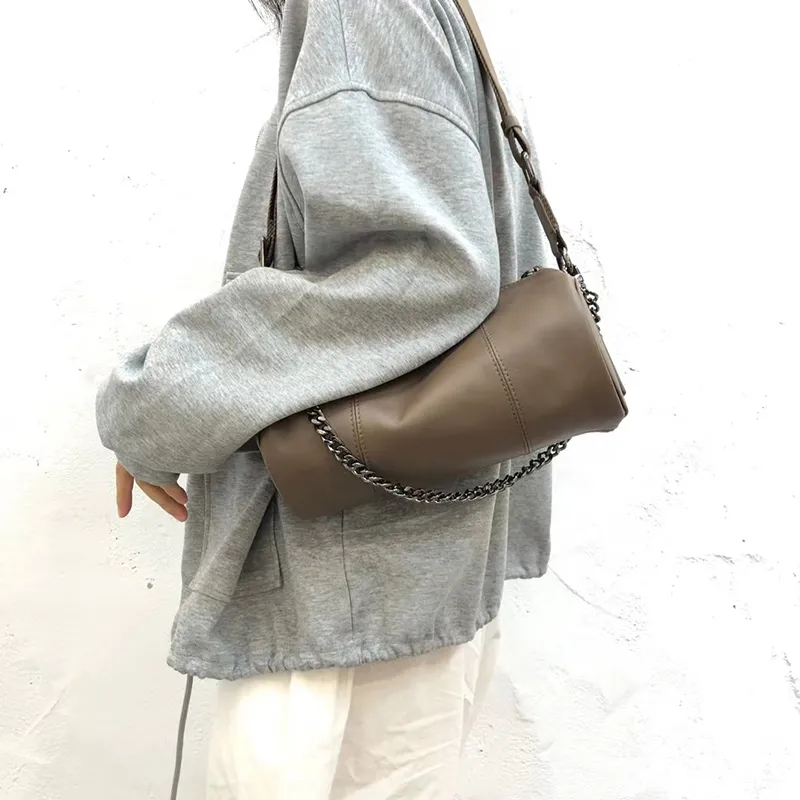 Borse a tracolla moda donna borse a tracolla a striscia lunga in pelle bovina borsa a cilindro con cuscino secchiello rotondo Tracolla di medie dimensioni