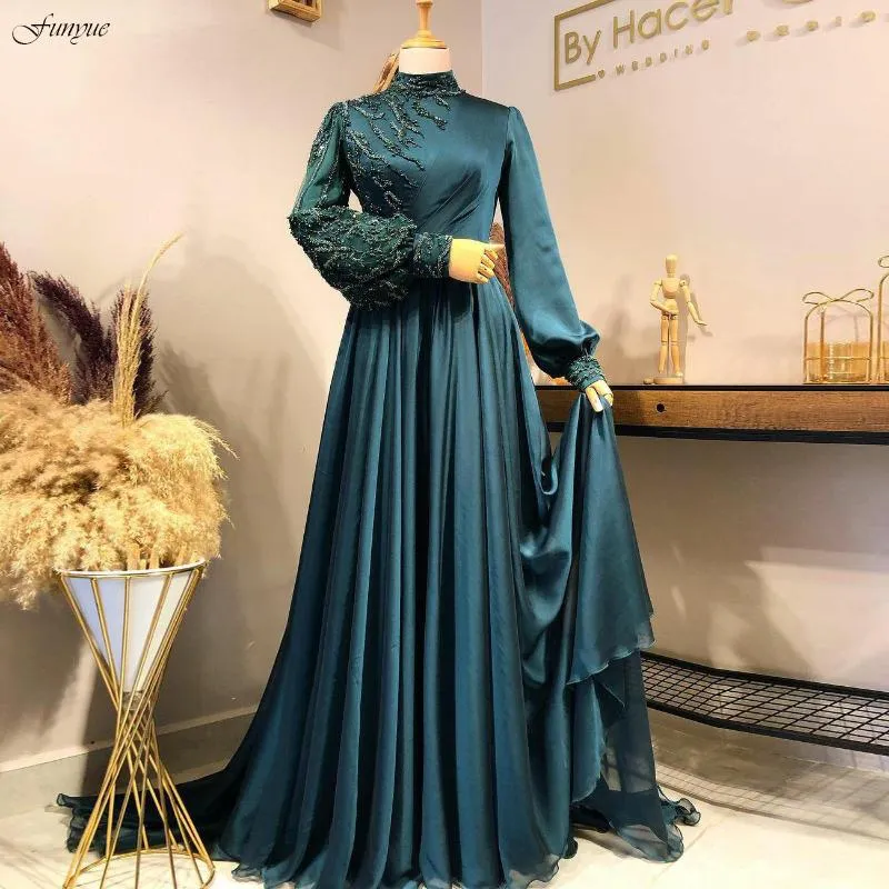 Party Dresses Dubai Moroccan Caftan Formal Prom Dress 2022 Lace Beaded High Neck Long Sleeves