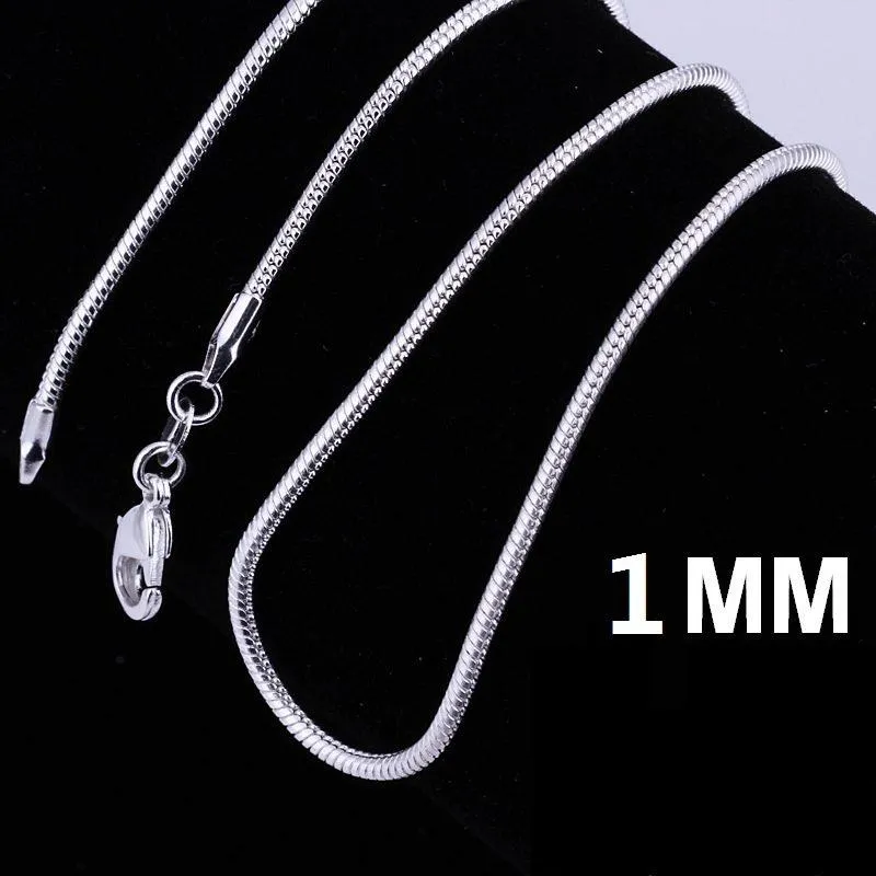 Kedjor Sterling Silver 16/18/20/22/24/26/28/30 tum 1mm Snake Chain Halsband för män Kvinnor Trendiga fina smyckenchains