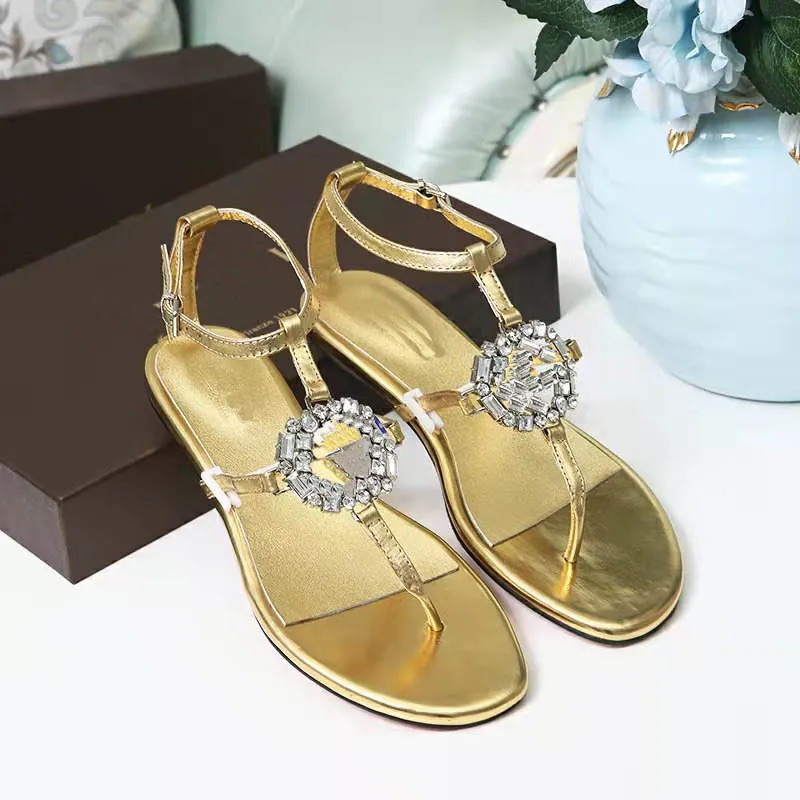 Luxury Designer Crystal Glänsande Flat Heel Sandals Svart Guld Silver Leather Anti-Slip Gummi Sole Ladies Outdoor Beach Flip Flop