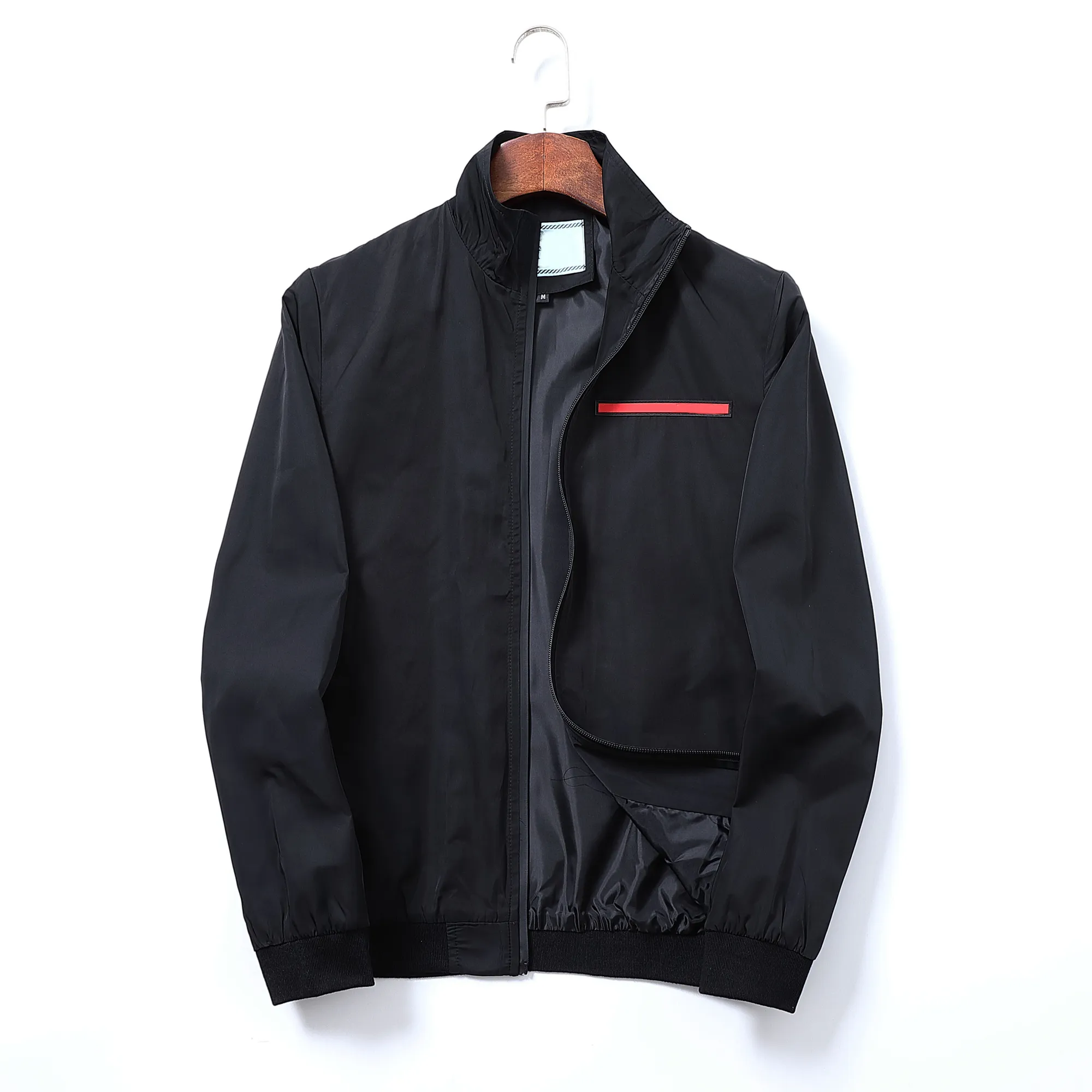 プラディティメンズジャケットデザイナートライアングルレッドラベルレターカナダノースウィンターソリッドカラーフード付きジャケットメントライアングルビジネスパーカー衣類M-3XL